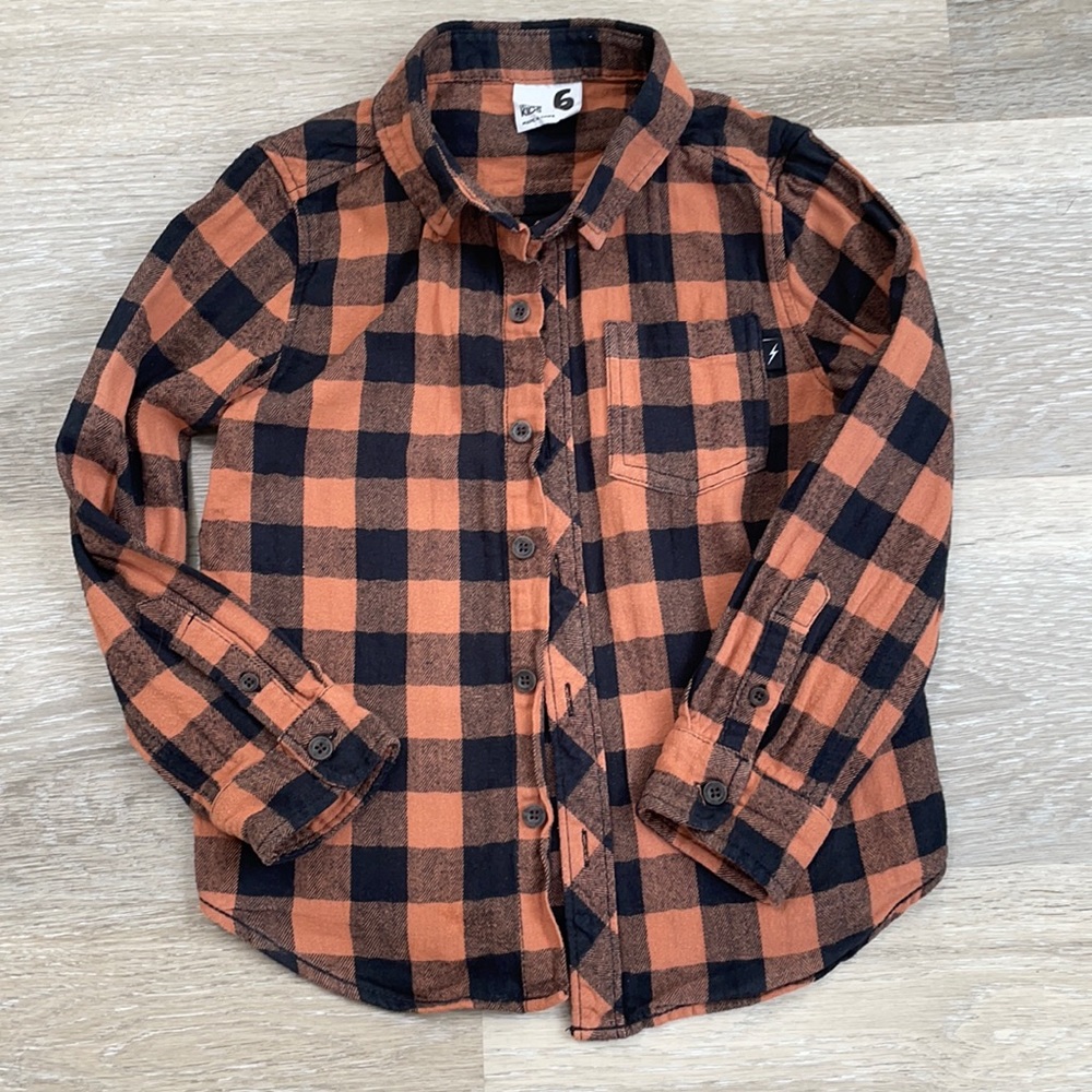 Cotton on kids size 6 boys plaid long sleeve shirt